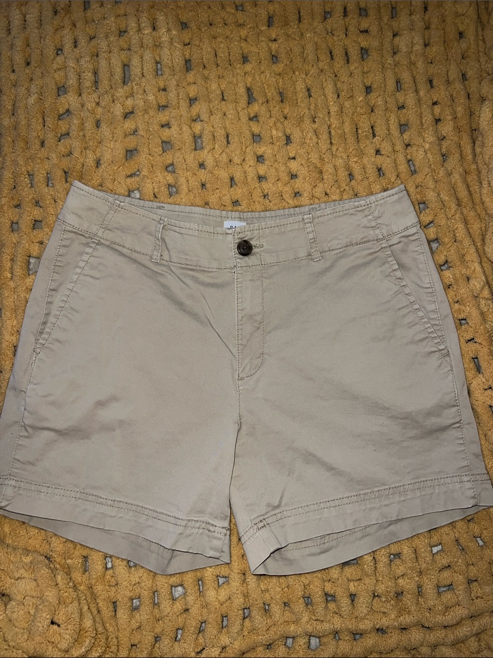 Gap Women’s Classic Casual Khaki Shorts